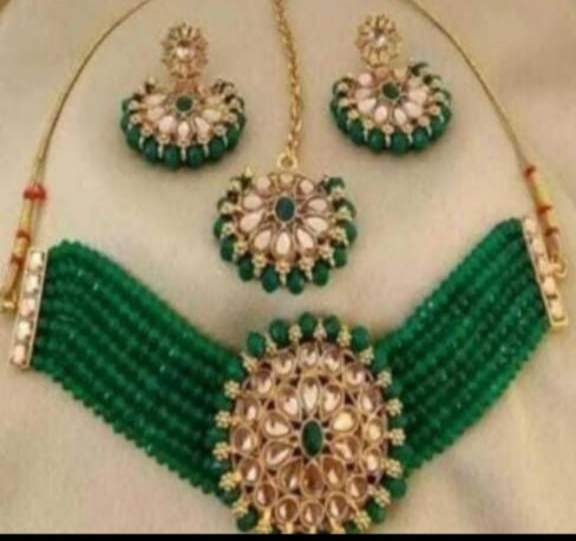 Green Stylish Choker