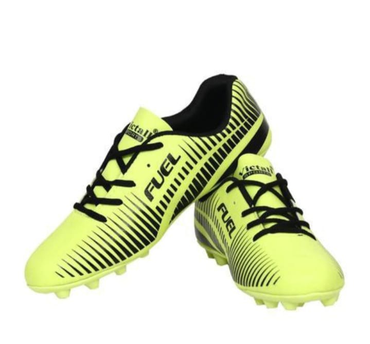 Victall Fuel Football Shoes For Men  (Green)