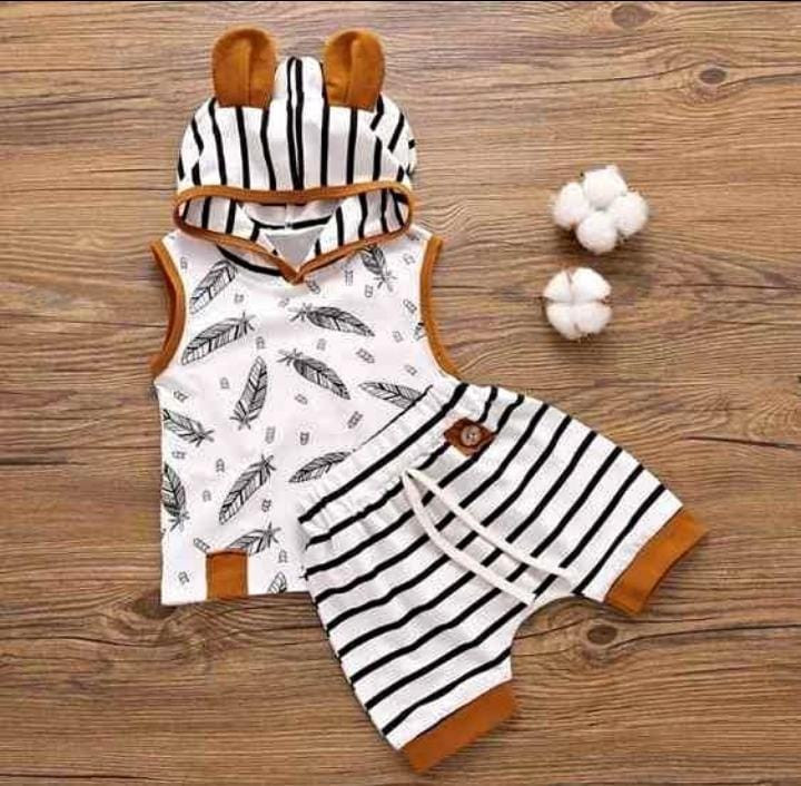 Sleevless Hoddie T-shirt & Half Pant Set For 2 Year Baby